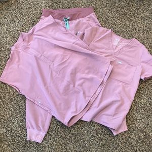 Figs mauve scrub set